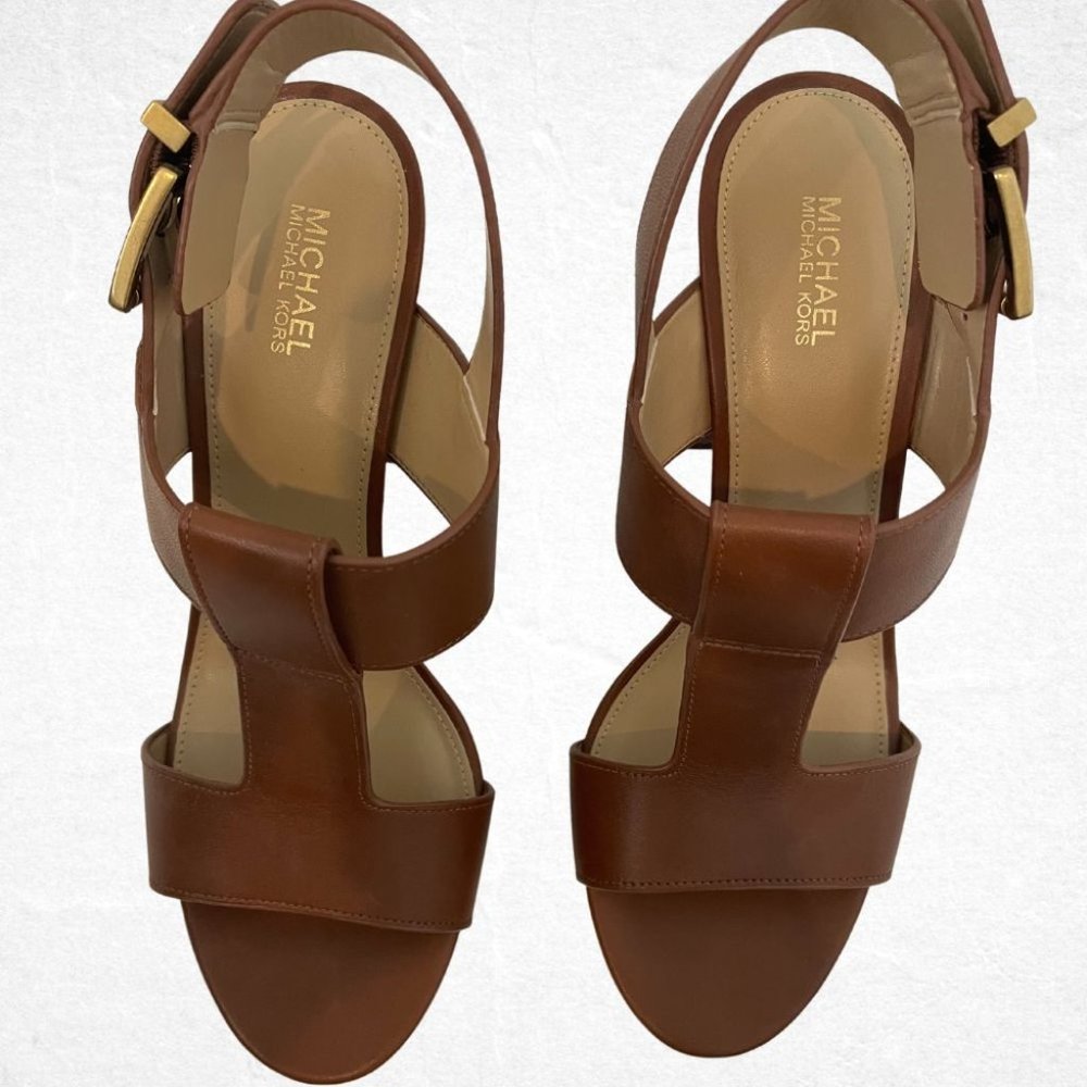 Super Cute Michael Kors Platform Sandals "Becker T Strap" Size 8